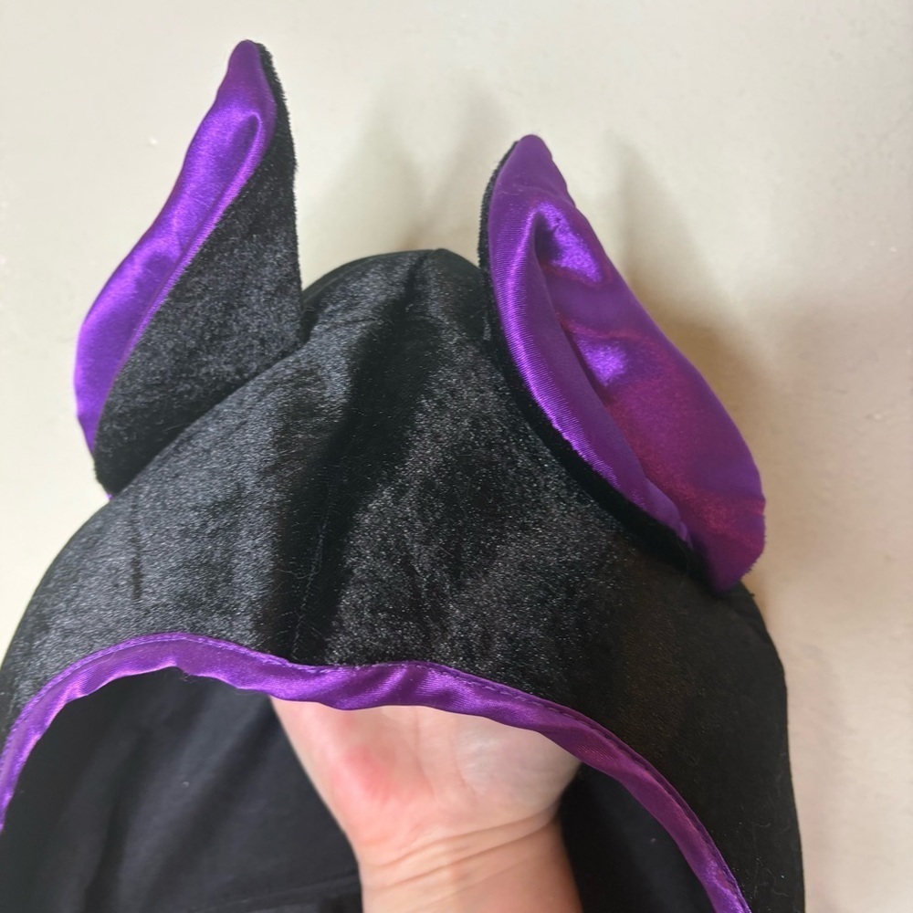 Child's Velvet Bat Cape One Size - Picture 6 of 6